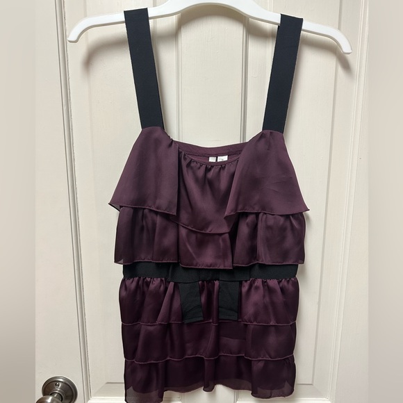 LC Lauren Conrad Tops - 💥 $5 if bundled - LC Lauren Conrad Medium Ruffle Tank with Black Bow